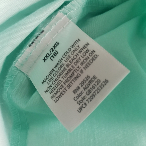 Green button down with tie - Picture 9 of 10